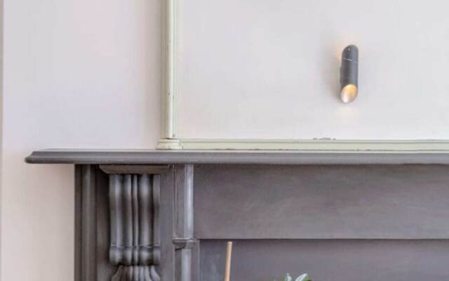 Stylish & Light Victorian 2BD Flat - Holland Park