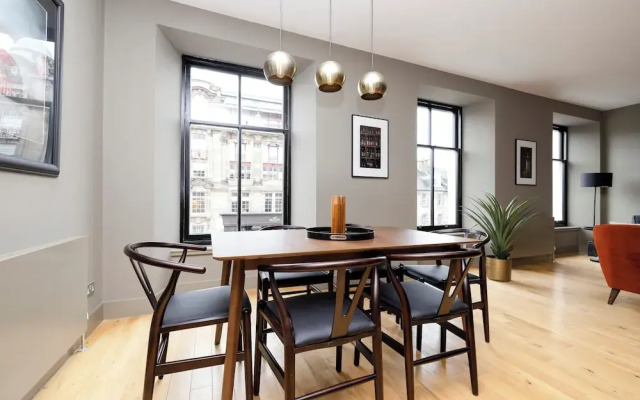 Stylish 2-bed flat in New Town