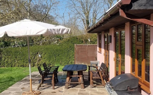 Rural Family Home, 5 Minutes From Clifton Village