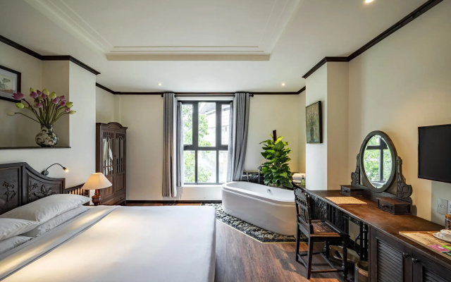 Amanaki Saigon Boutique