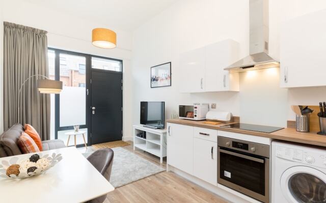 Stylish Executive Apartment - Coventry City Centre