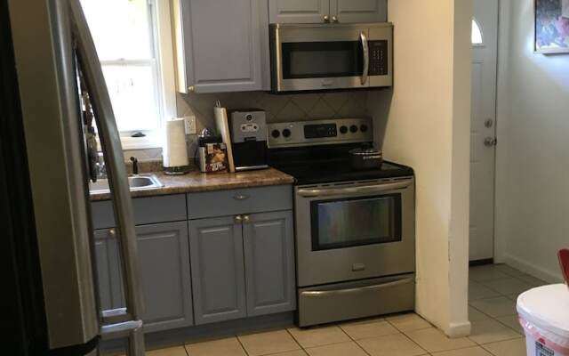 Brushwood House by Smith Point Beach