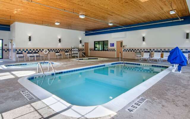 Comfort Inn & Suites Milford / Cooperstown