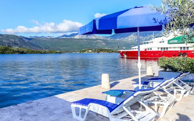 Apartments Maestral