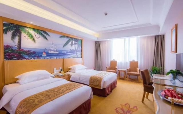 Vienna Classic SH Jinshanwei Railway Station