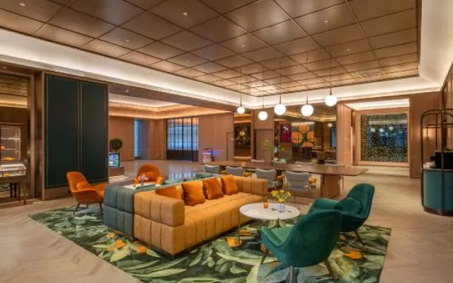 Orange Hotel (Hefei South Railway Station Central Park)