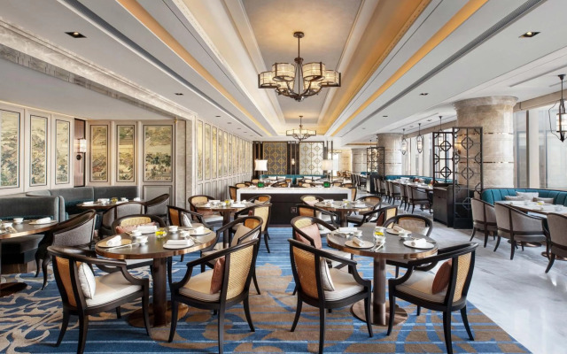 Sheraton Hong Kong Tung Chung Hotel