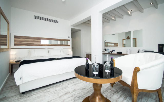 The Ciao Stelio Deluxe Hotel - Adults Only