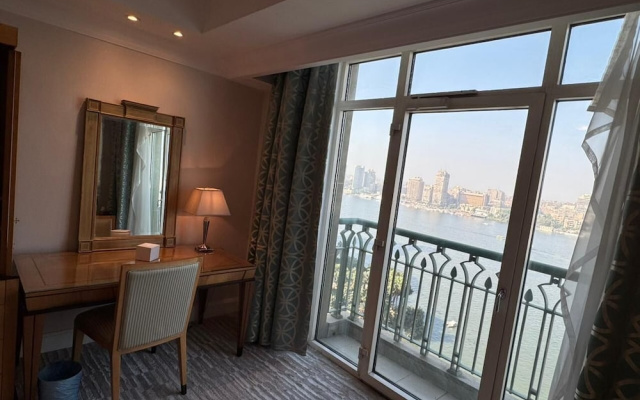 Premium SA at 4 Seasons Hotel