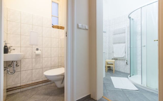 Bright And Spacious By Easybnb