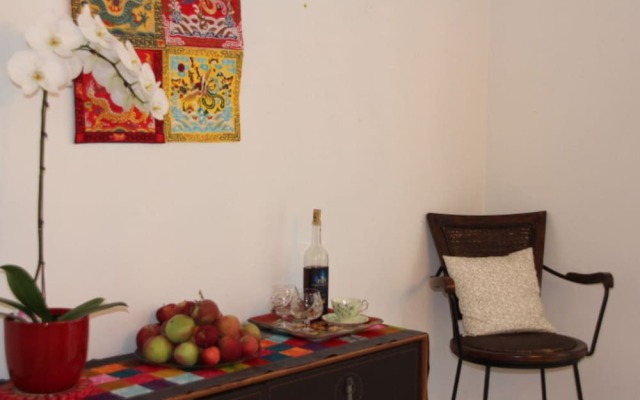 Warm and Sweet Room in West Vancouver