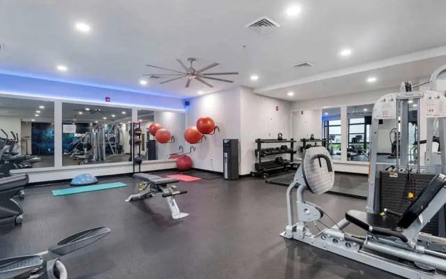 DC Charm in Crystal Apartments