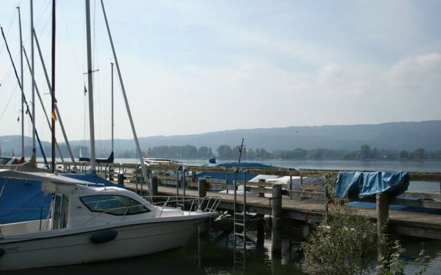 Cozy Apartment in Moos near Lake Constance