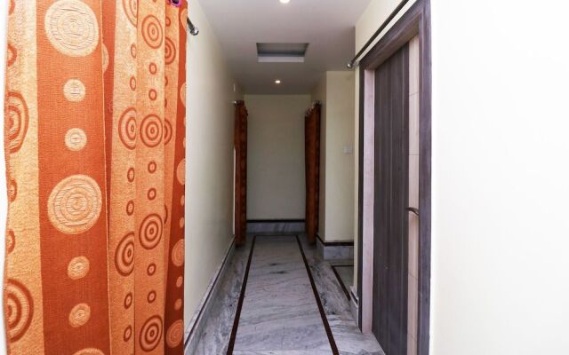 OYO 30163 Hotel Taj Palace