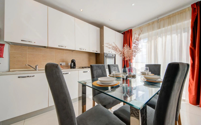 Sliema Ferries 2-bedroom Apt with views