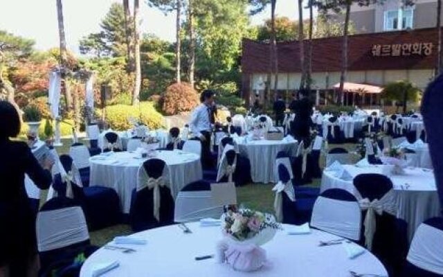 Chereville Spa Tourist Hotel