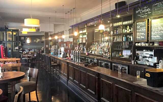 The Long Room Hotel And Bar