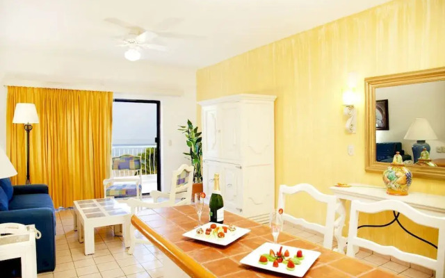 Villa del Palmar Residences