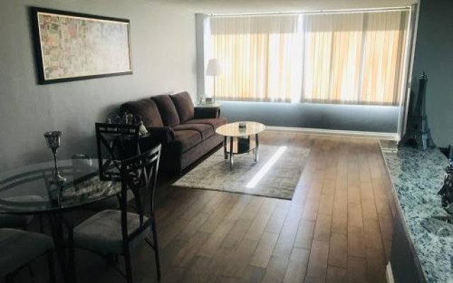Amazing Spare Bedroom ... 2/B 2/B suite Behind LV Convention Center