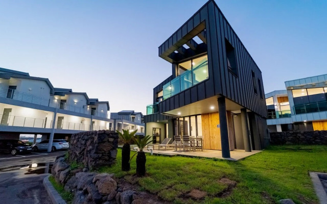 Daejeong Secret Pool Villa