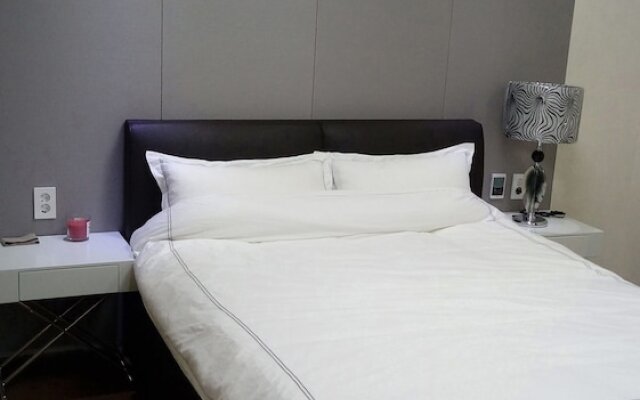 Seopjikoji Ocean Condo