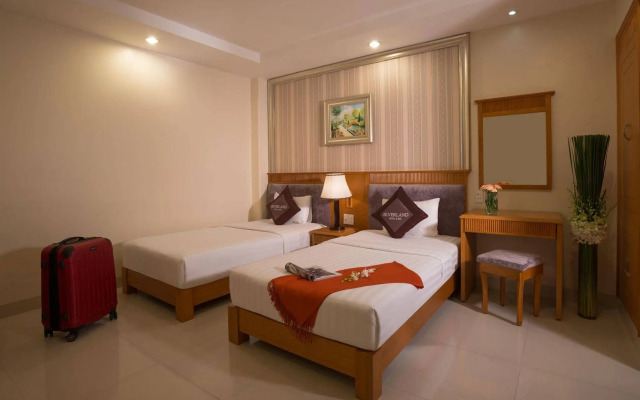 Silverland Sil Hotel