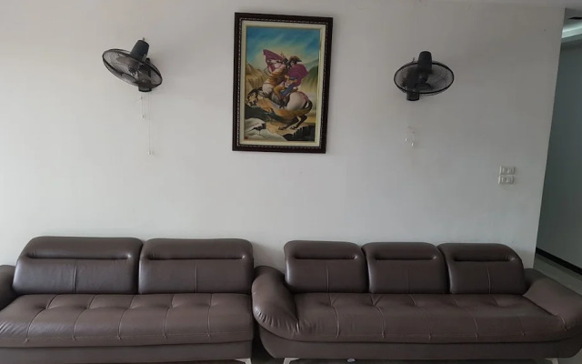 Lakeside Dailai Hotel