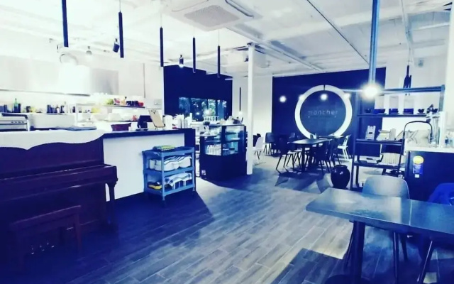 Moncher Guesthouse - Hostel