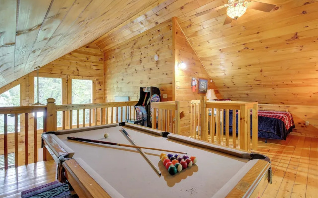 Sevierville Vacation Rental w/ Hot Tub & Grill