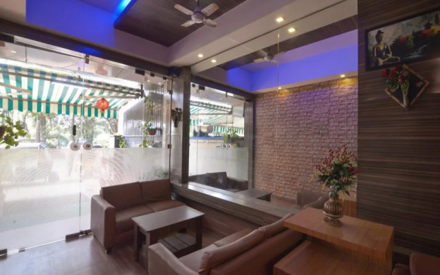 Hotel Mansarovar By OYO Rooms
