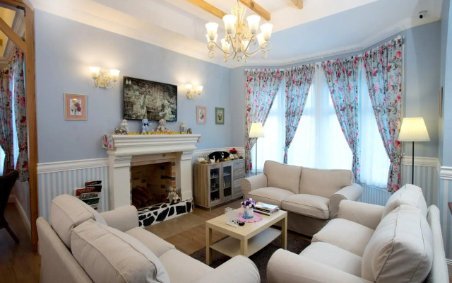 Hillsborough The English Country House