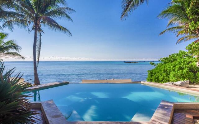 Puerto Aventuras Villa Sleeps 10 with Pool