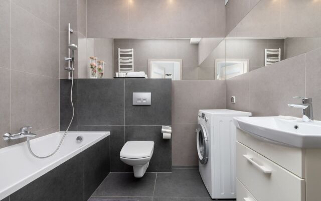 Gdańsk City Center Modern by Renters