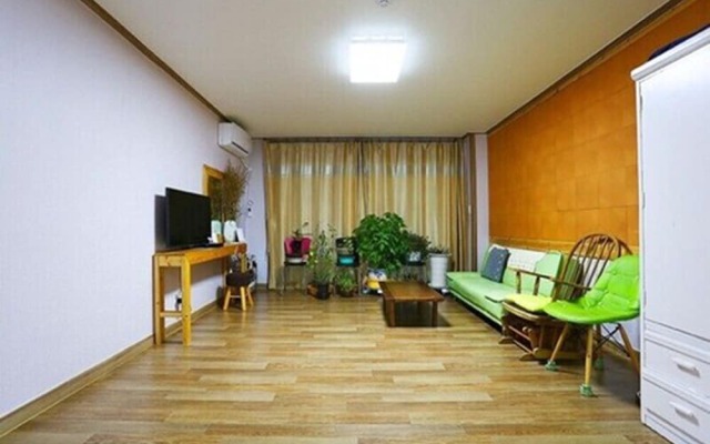 Mango Forest Pension