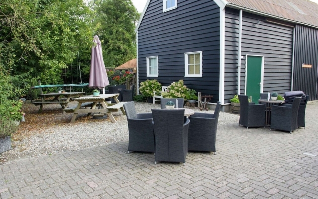 Charming Holiday Home near Beach in Meliskerke