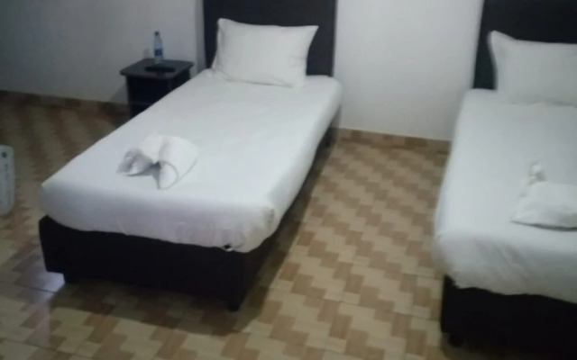 Cherika Hotel & Suites