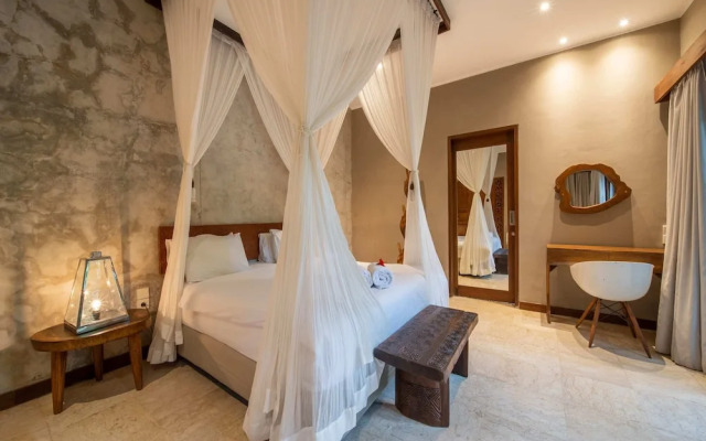 Astonishing Jungle Villa, 4 BR, Ubud With Staff