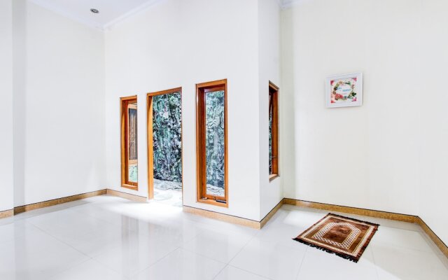 SPOT ON 94007 Homestay Putra Syariah