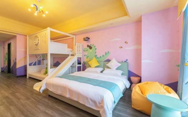 Wind Sleeping Color Hotel