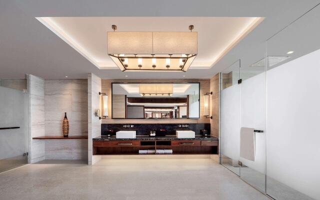 Pullman Oceanview Sanya Bay Resort & Spa