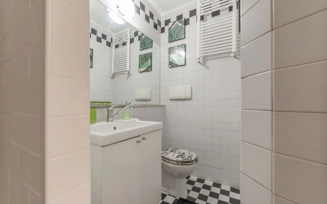 Piazza Vittorio NETFLIX Apartment