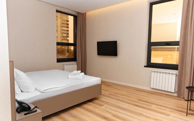 Aston Hotel