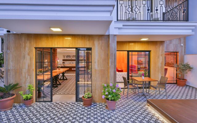Lale Hotel