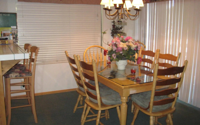 Val d'Isere by Mammoth Reservation Bureau