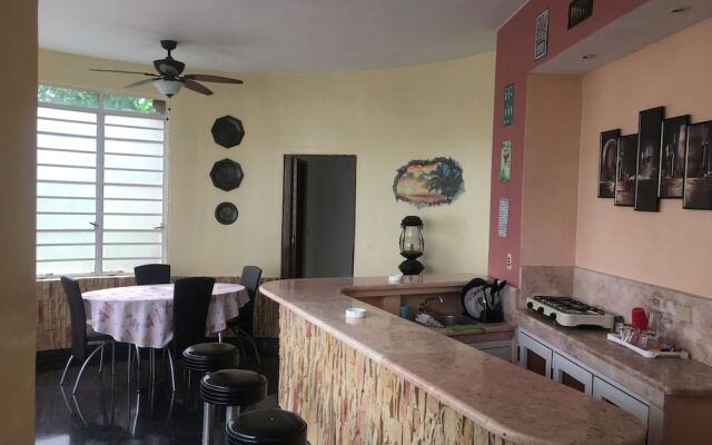 6 Bedrooms Pool Villa