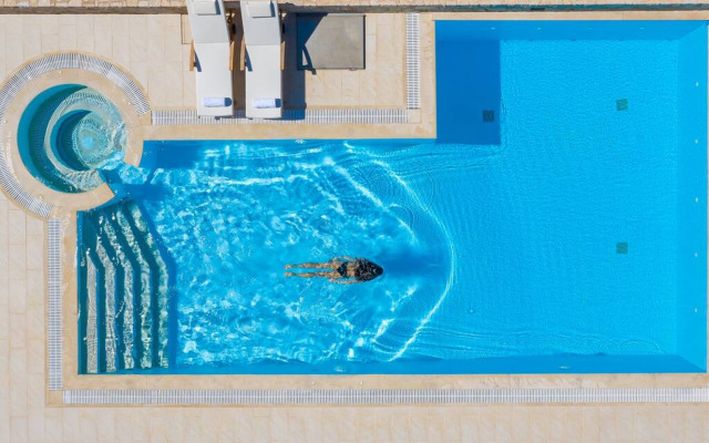 Beachfront Villa Diamond with a heated pool