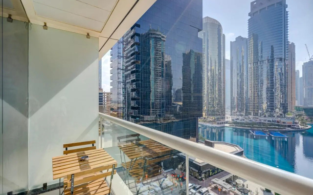 DA86 Well Design Studio in Dubai Arch tower