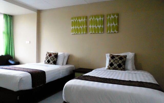 OYO 2487 Sampurna Jaya Hotel