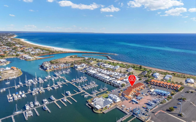 All Decked Out, Geographe Marina