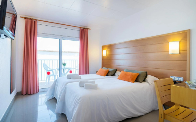 Hotel & Diving les Illes